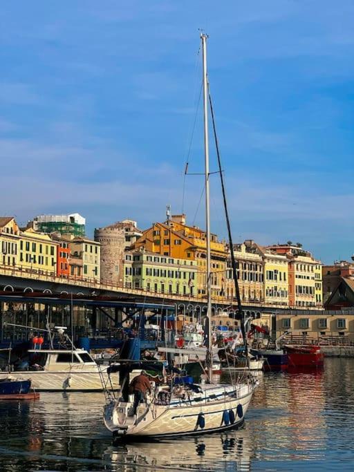Overlooking The Porto Antico Of Genoa Διαμέρισμα Εξωτερικό φωτογραφία