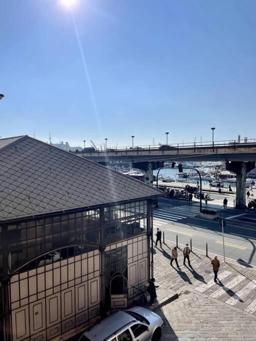 Overlooking The Porto Antico Of Genoa Διαμέρισμα Εξωτερικό φωτογραφία
